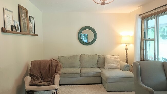 Building Photo - 615 Tank Hill Rd