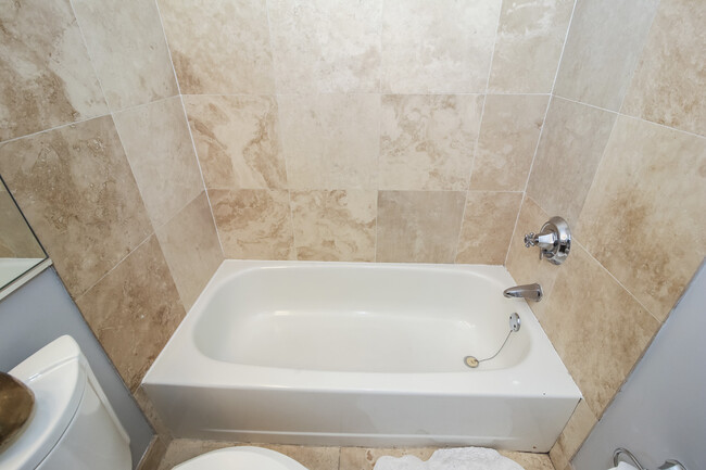 Foto del edificio - 1714 Swann St NW