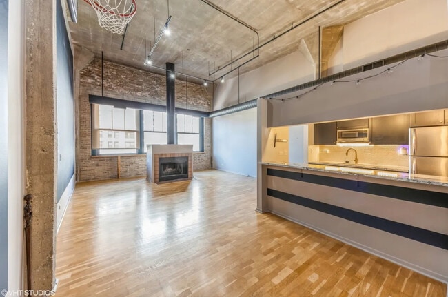 Foto del edificio - 621 S Plymouth Ct