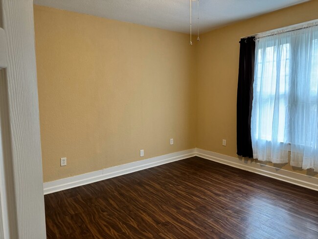 Foto del edificio - 108 Wood Ave