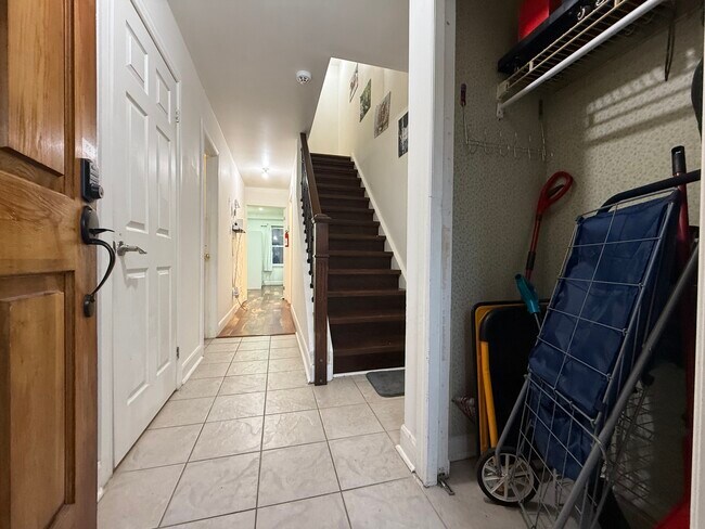 Photo du bâtiment - 10-537 Steeles Avenue west Toronto ON