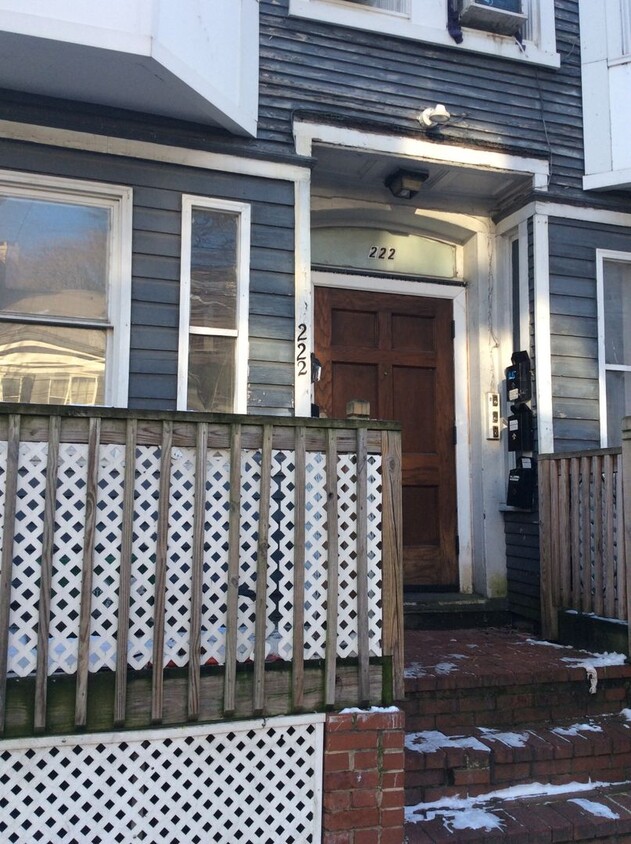 Foto principal - Video in Photos! Downtown York 2 Bedroom-1...