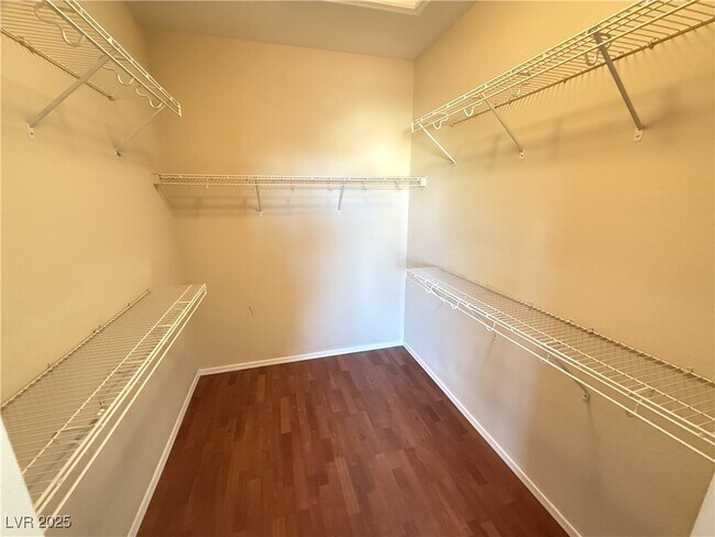 Building Photo - 2520 Chasma Dr