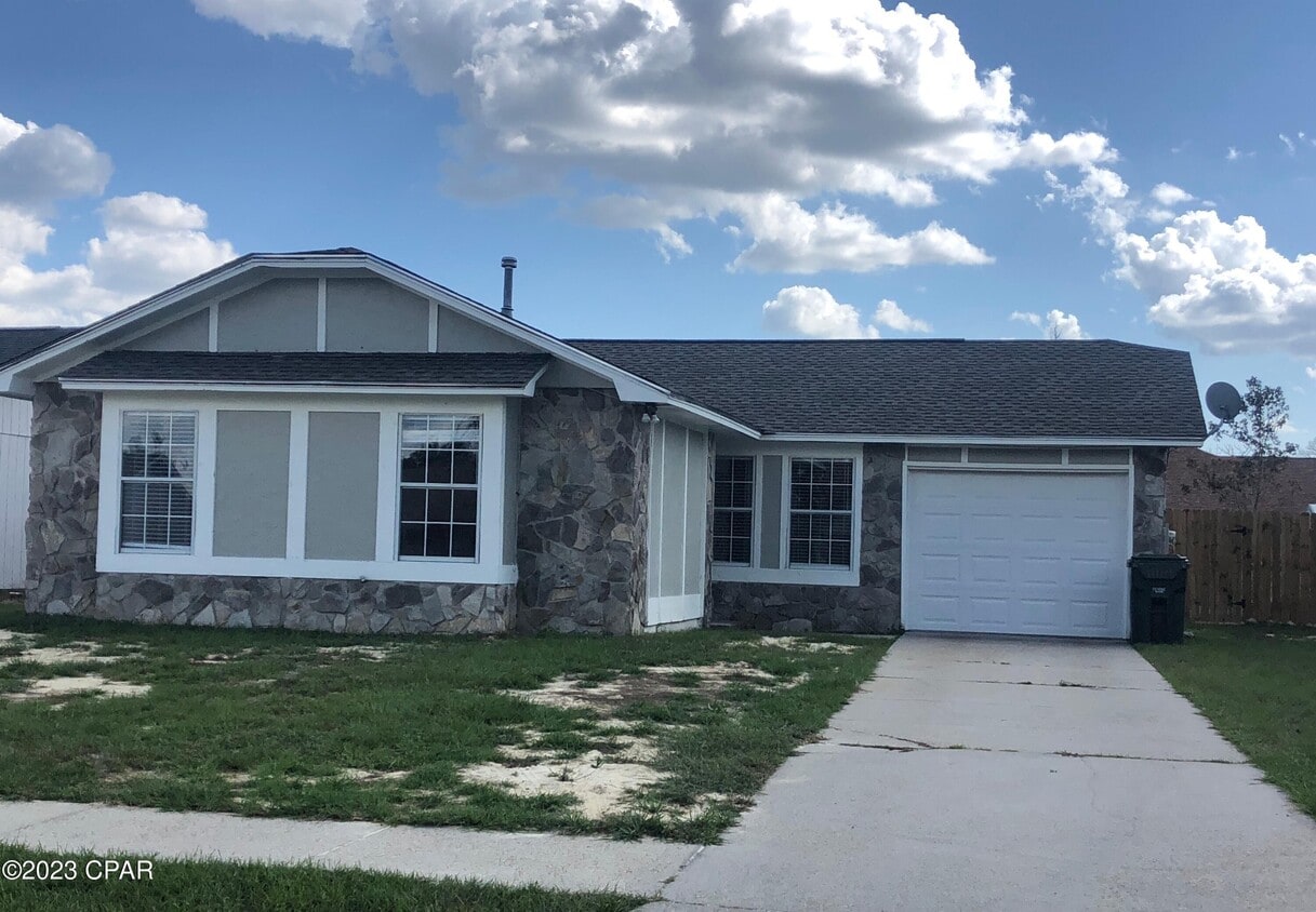 1507 E 14th Ct, Lynn Haven, FL 32444 House Rental in Lynn Haven, FL