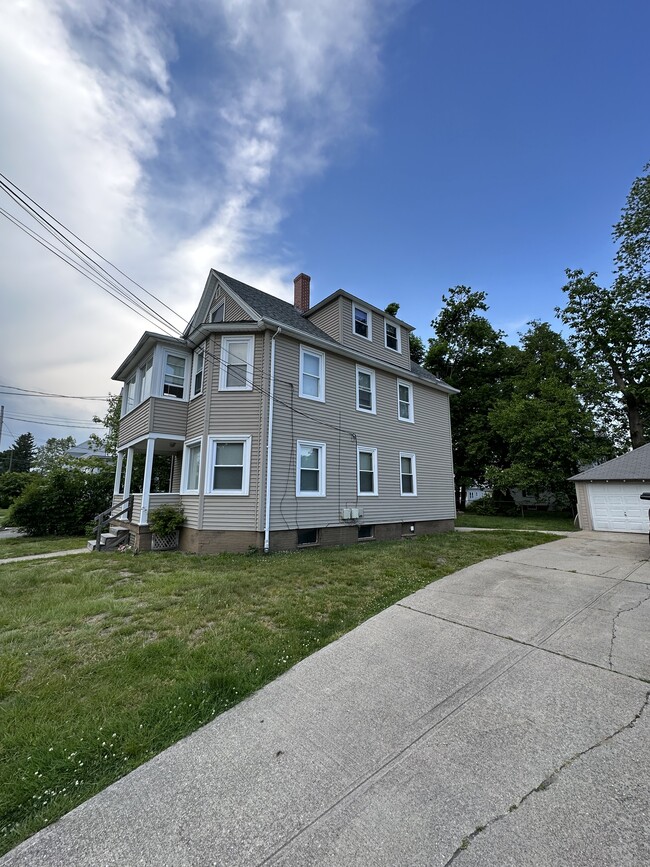 Building Photo - 110 Forest Ave