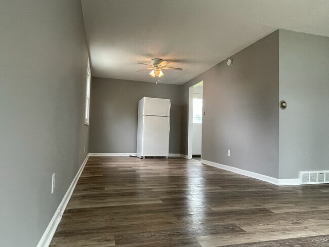 Building Photo - 330 Sundridge Dr