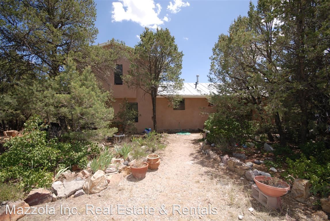 19 Villa del Monte Loop, Tijeras, NM 87059 House for Rent in Tijeras, NM