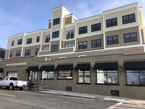 Building Photo - 375 Main St