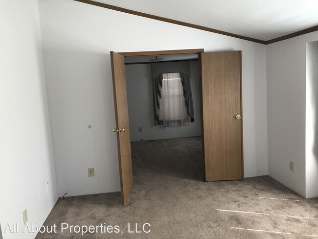 Building Photo - 3 br, 2 bath House - 802 1/2 Main Street
