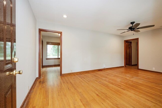 Foto del edificio - 1018 W 31st St