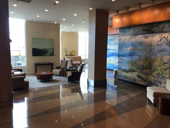 Foto del edificio - 222 E Witherspoon St