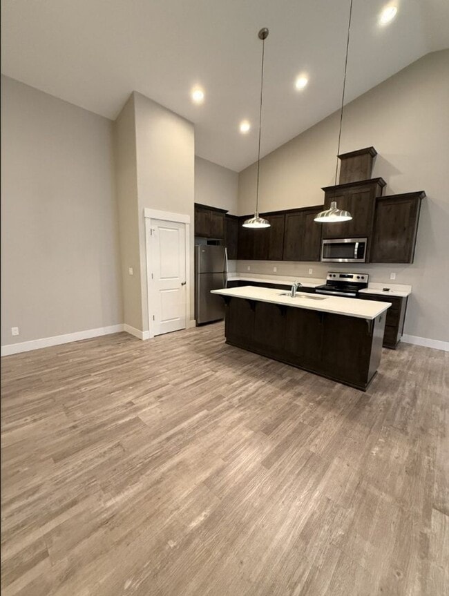 Building Photo - 3 Bed 2 Bath - Sublimity Duplex