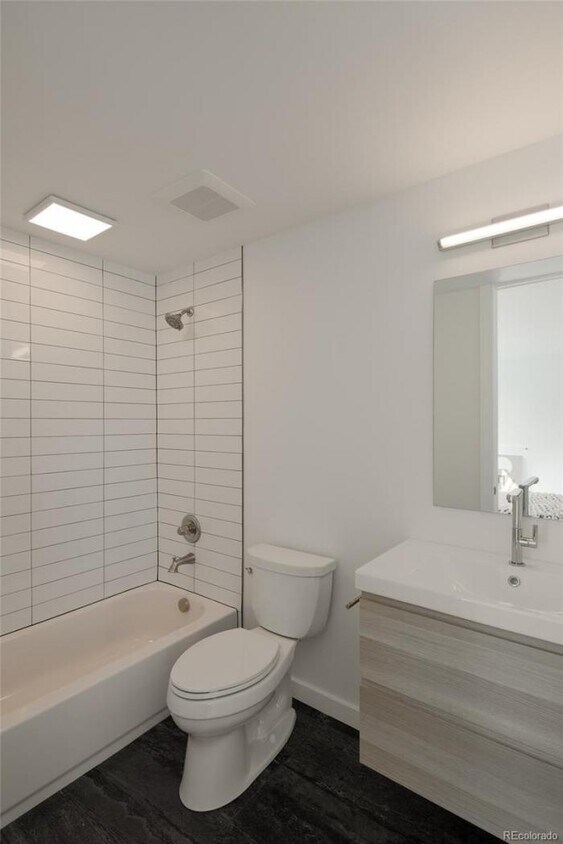 Building Photo - 1 bedroom in Denver CO 80205