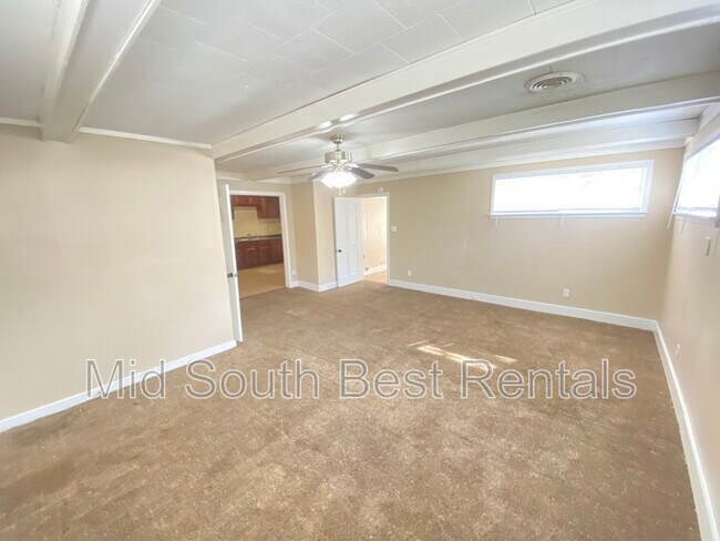 Building Photo - 1521 Mary Jane Ave