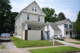 Building Photo - 430 Alexander St