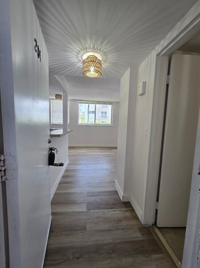 Building Photo - 7900 Tatum Waterway Dr