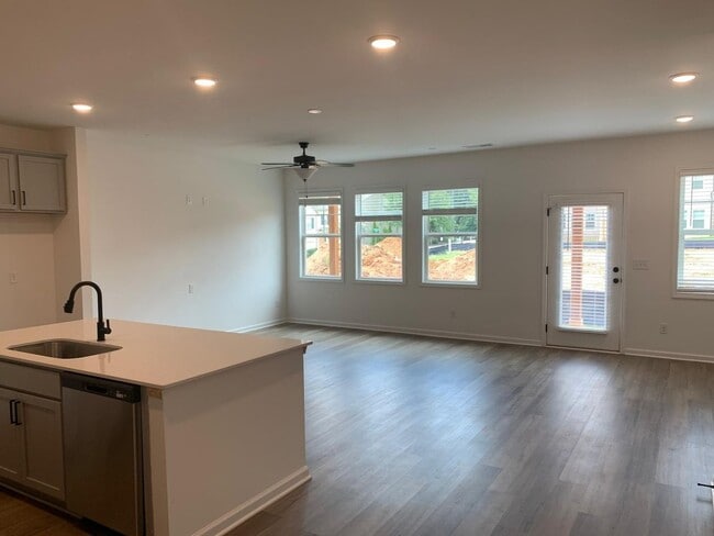Building Photo - 3138 Marbella Cir