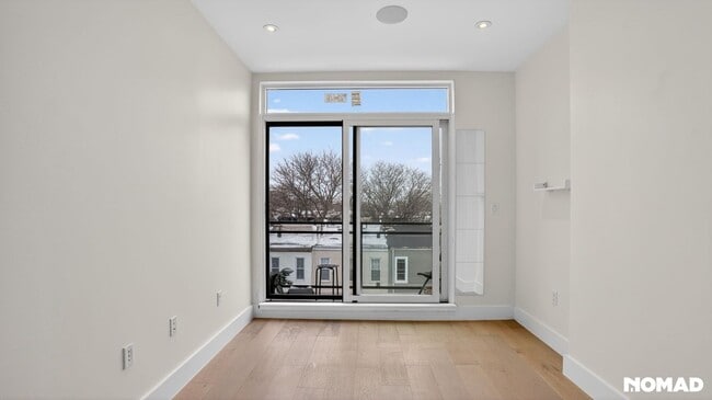 Building Photo - 1129 Halsey St