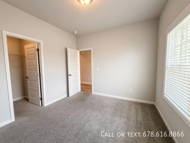 Foto del edificio - 213 Logan Crest Ct