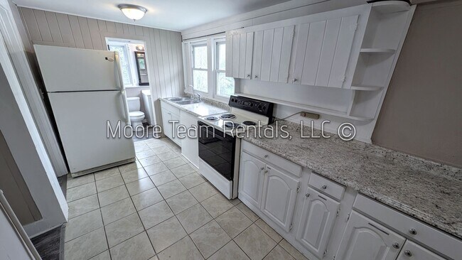 Building Photo - 10 Tarheel Ln