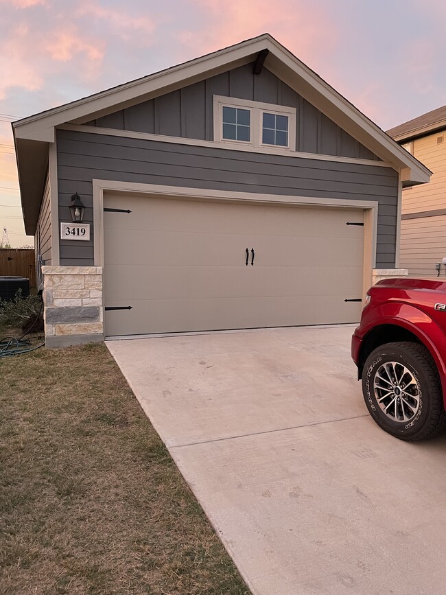 Building Photo - 3419 Rosita Wy