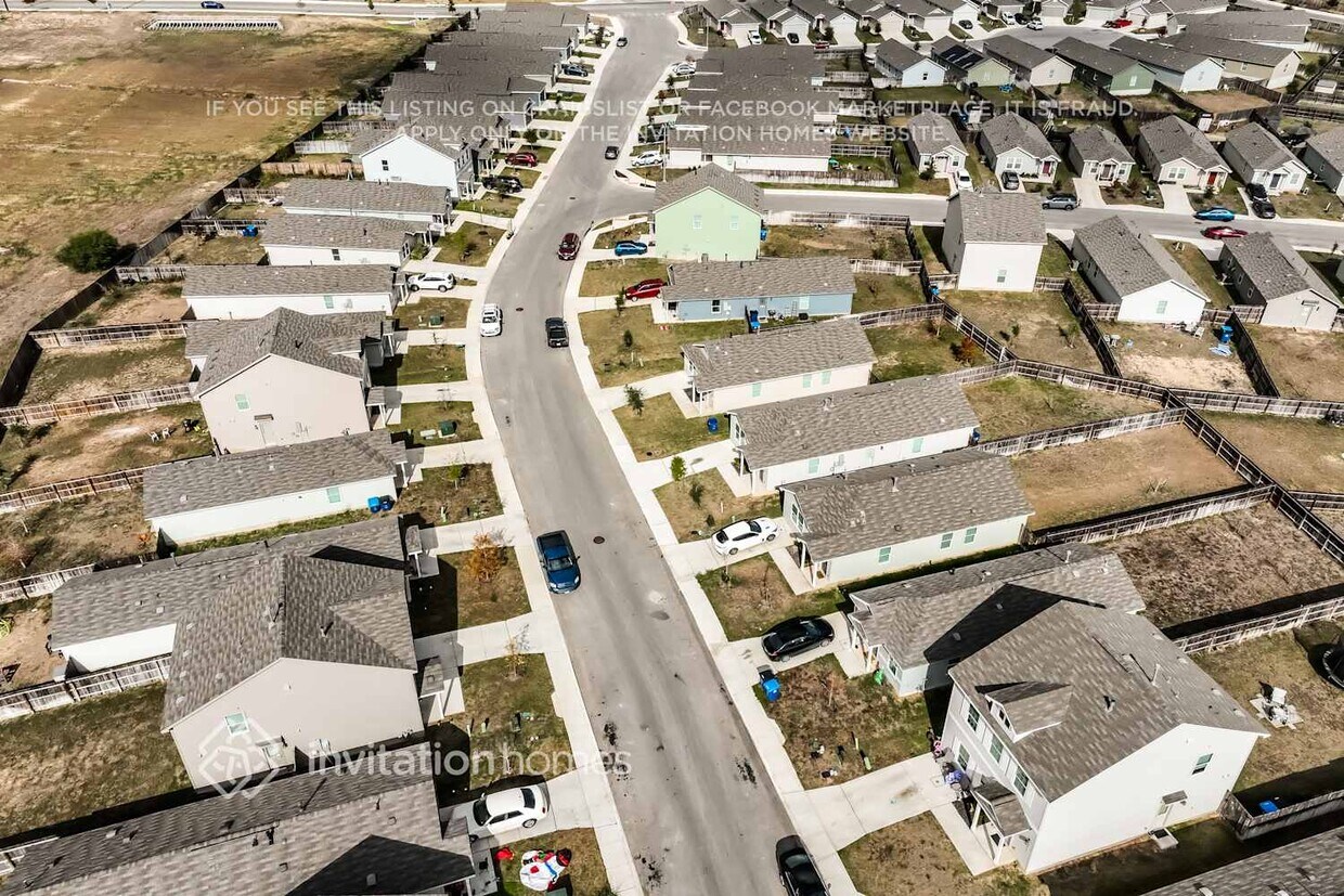 Building Photo - 6643 Scarecrow Wy
