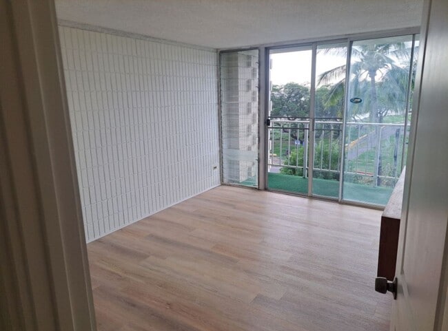 Building Photo - 85-3 Pokai Bay St