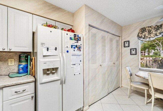 Building Photo - 7341 Amberly Ln