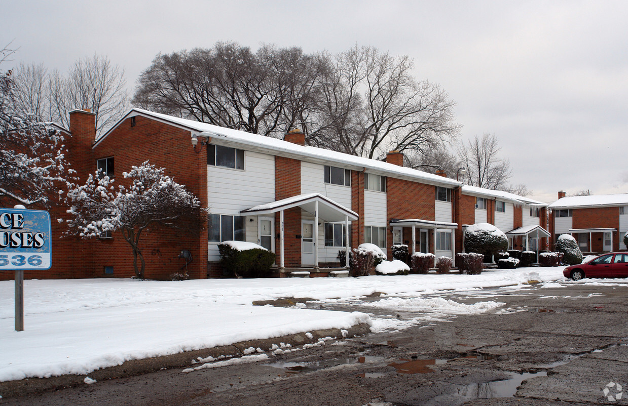 Primary Photo - Terrace Townhouses