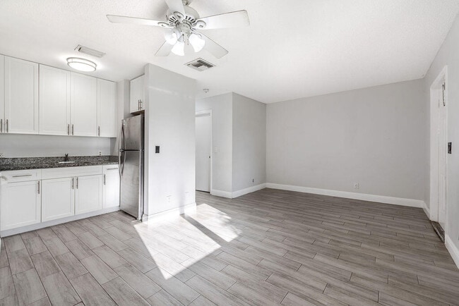 Building Photo - 4953 Freedom Cir