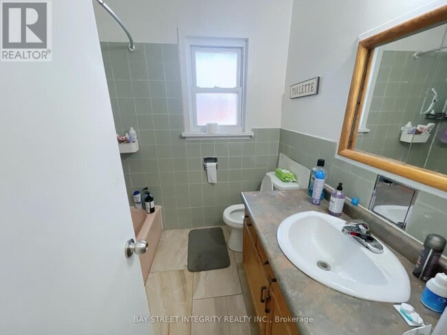 Building Photo - 51 Wigmore Dr