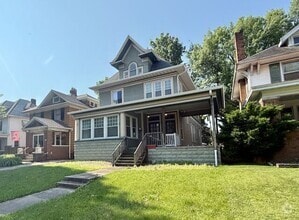 Building Photo - 1508 W Columbia Ter