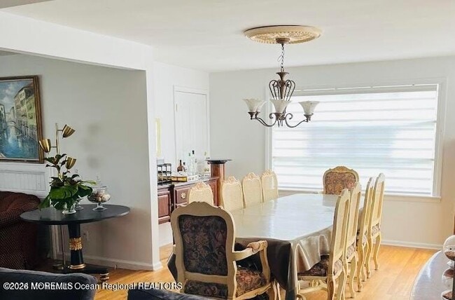 Building Photo - 3 Cypress Ave