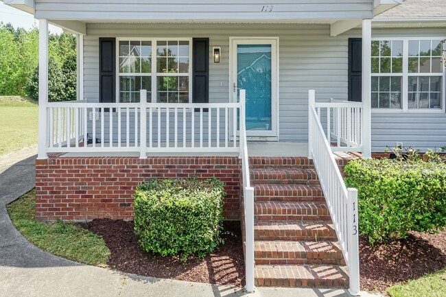 Building Photo - Beautiful renovated home!