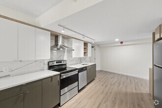 The Rise - 2BR, 1BA - 740SF - Kitchen - Up House