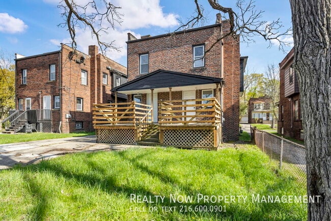 Building Photo - 3241 Sycamore Rd