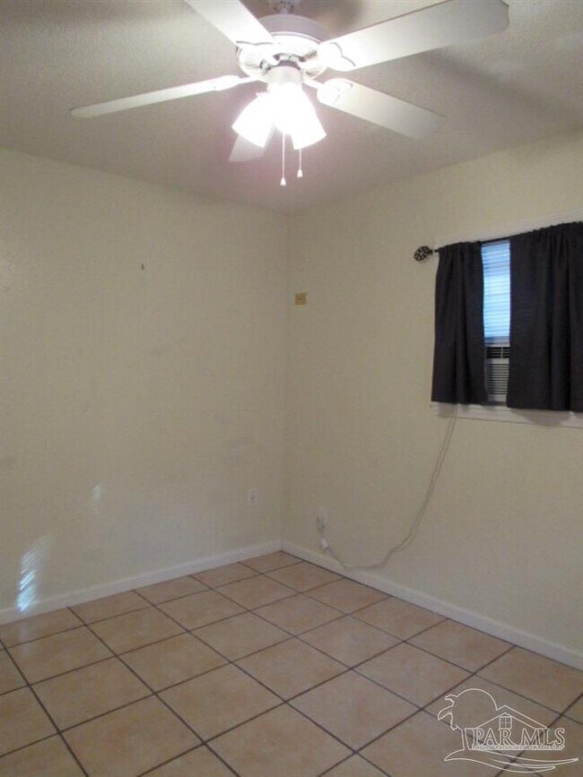 Foto del edificio - 3209 E Lloyd St