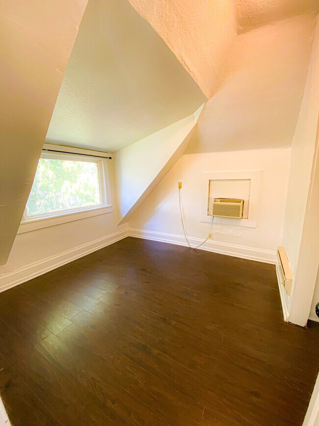 Bedroom - 2004 E 1st Ave