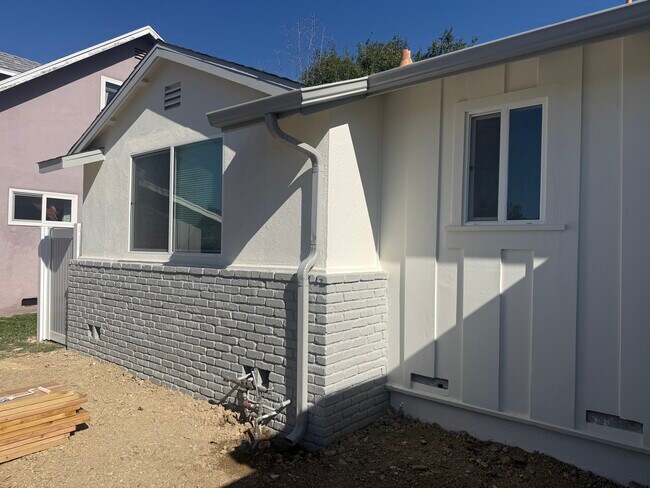 Foto del edificio - 6650 Sale Ave