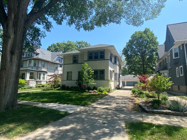 Foto del edificio - 416 N Grove Ave