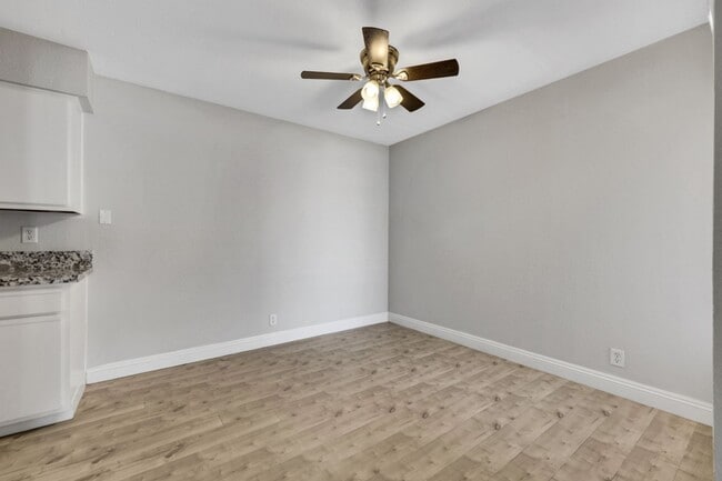 Building Photo - Upgraded 2 bedroom in gated community