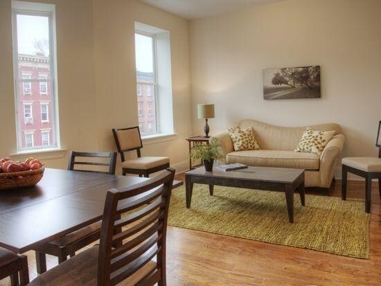 Foto del edificio - 815 Washington St