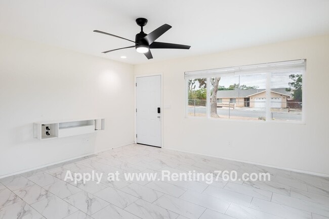 Foto del edificio - Updated 3 Bed 2 Bath Home Centrally Located!!
