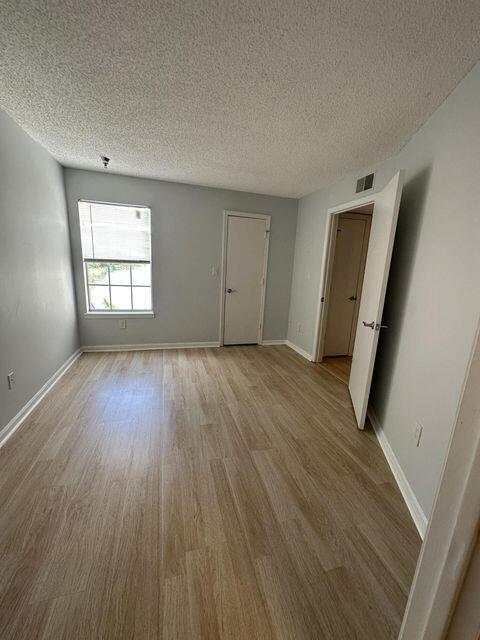 Building Photo - 1385 Crystal Way