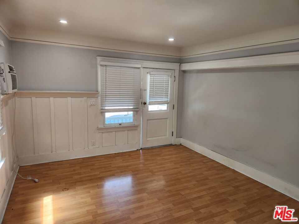 Primary Photo - 1125 Echo Park Ave