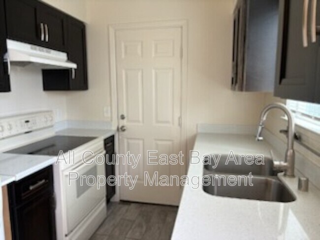 Foto del edificio - 37022 Locust St