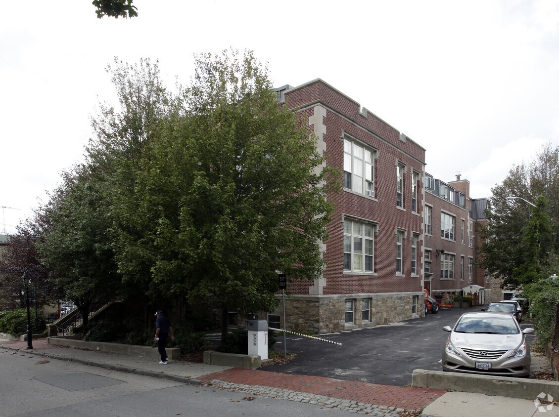 Building Photo - Clarke School