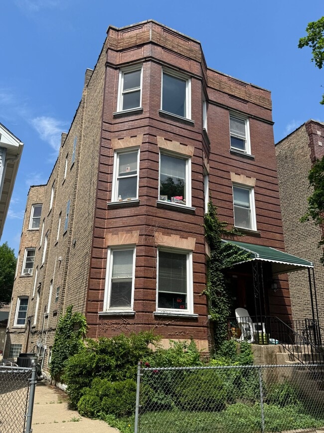 Building Photo - 3928 N Mozart St