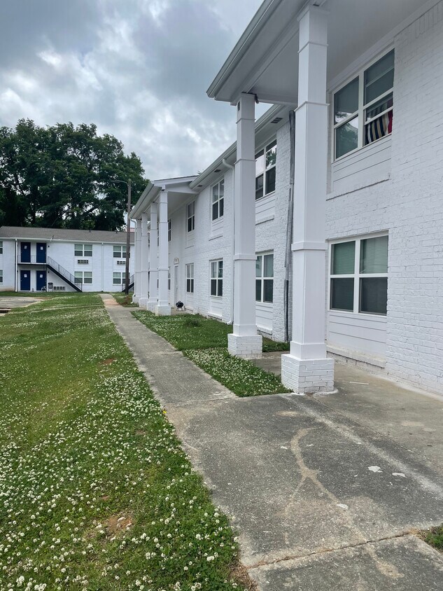 Azul Door Apartments 969 Forest Ave Forest Park, GA Apartments for Rent in Forest Park