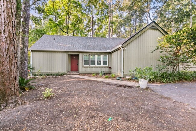 Building Photo - Stately Home in Founders Hill/Haile Plantation